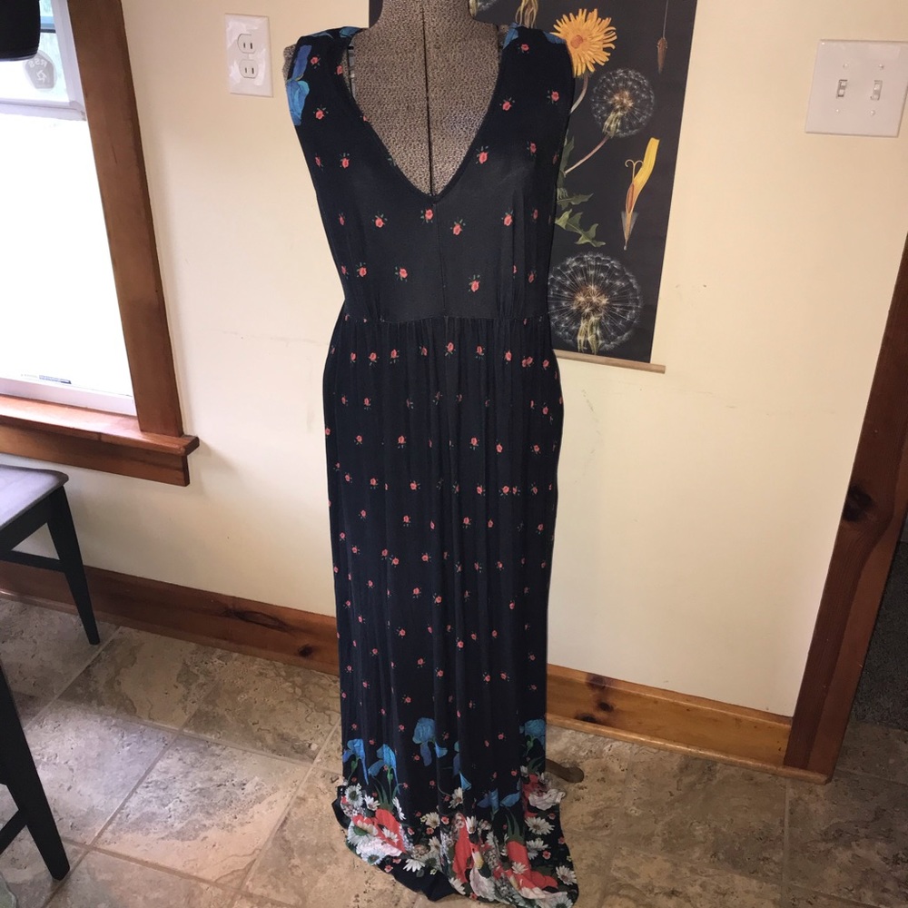 Maxi Floral Jersey Maternity Dress w/ back detail - Picture 2 of 5